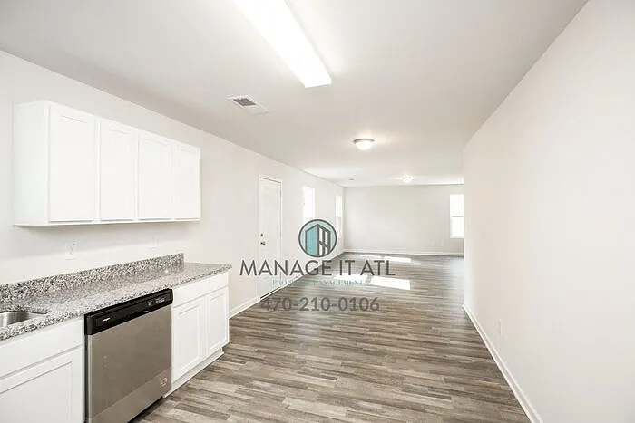 750 Shallowford Rd — Photo 14