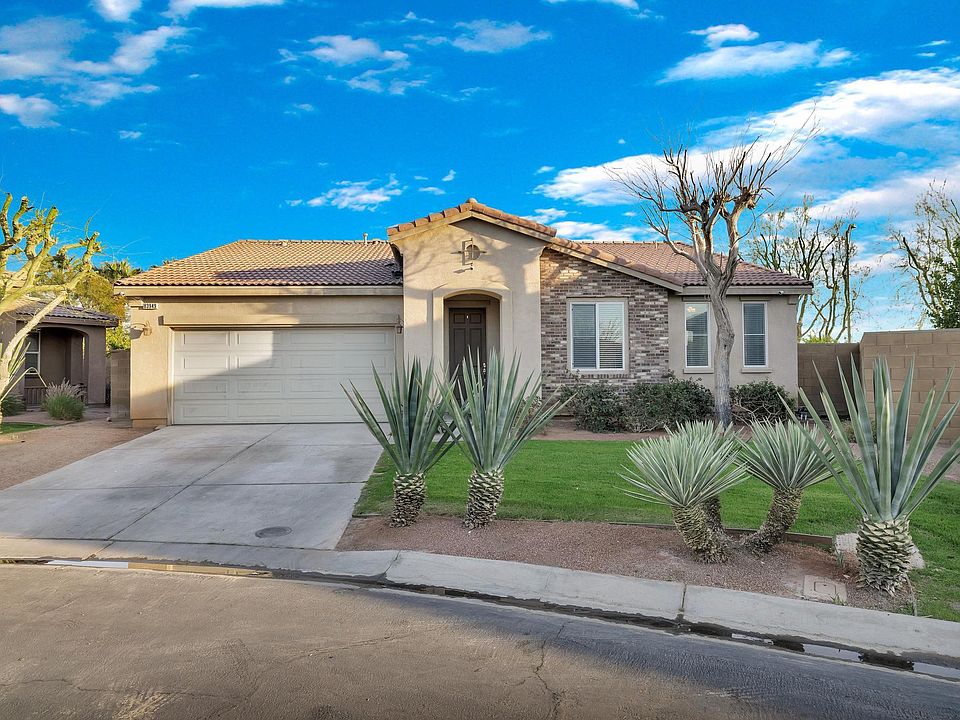 1st image of 83949 Charro Dr