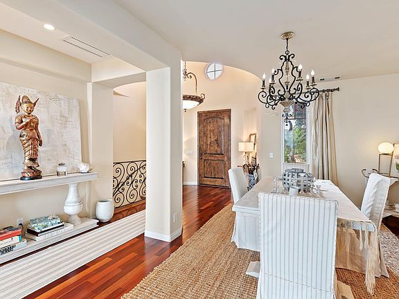 2nd image of 1610 La Vista Del Oceano Dr