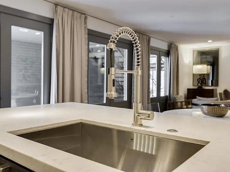 1410 Hyde Park Blvd #101 — Photo 9