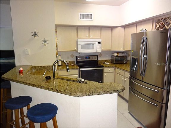4th image of 823 Camargo Way Unit 201