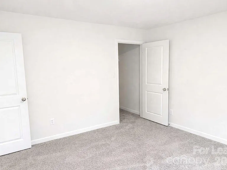 116 Windstone Common Ln — Photo 6
