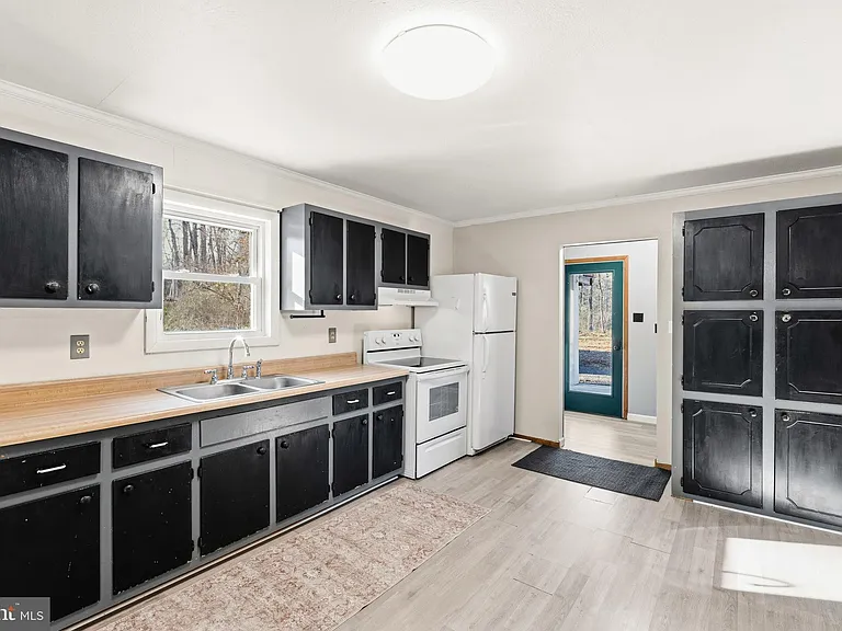 1330 Jason Ln — Photo 19