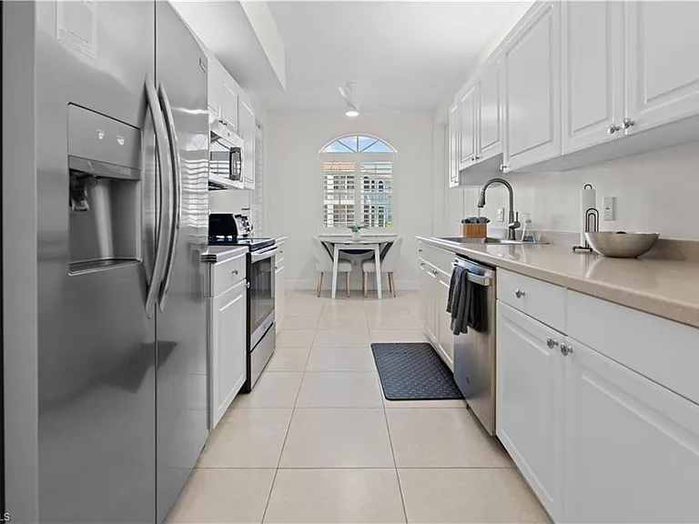 800 L Ambiance Cir #106 — Photo 6