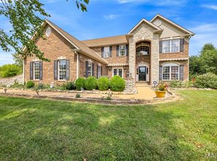 5025 Edinburg Ct, Columbia, IL 62236