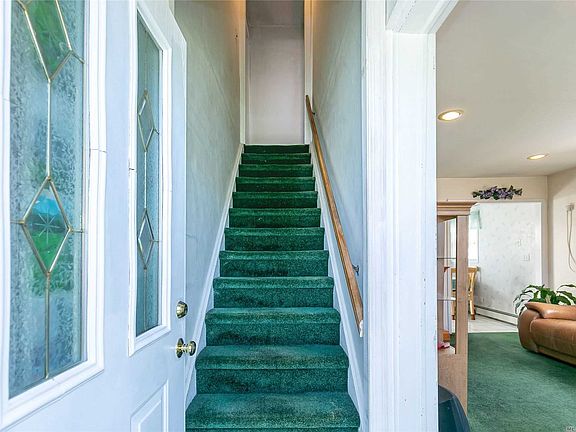 4th image of 1034 Bowling Green Dr