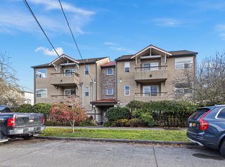 703 N 95th St #201, Seattle, WA 98103
