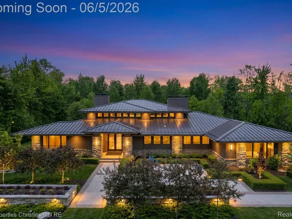22635 Evergreen Ct, Novi, MI 48374