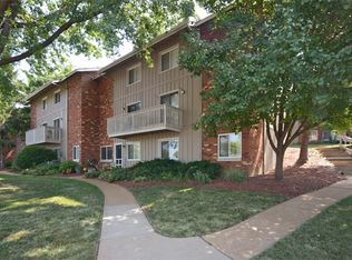 5560 Vista Creek Ln, Saint Louis, MO 63128