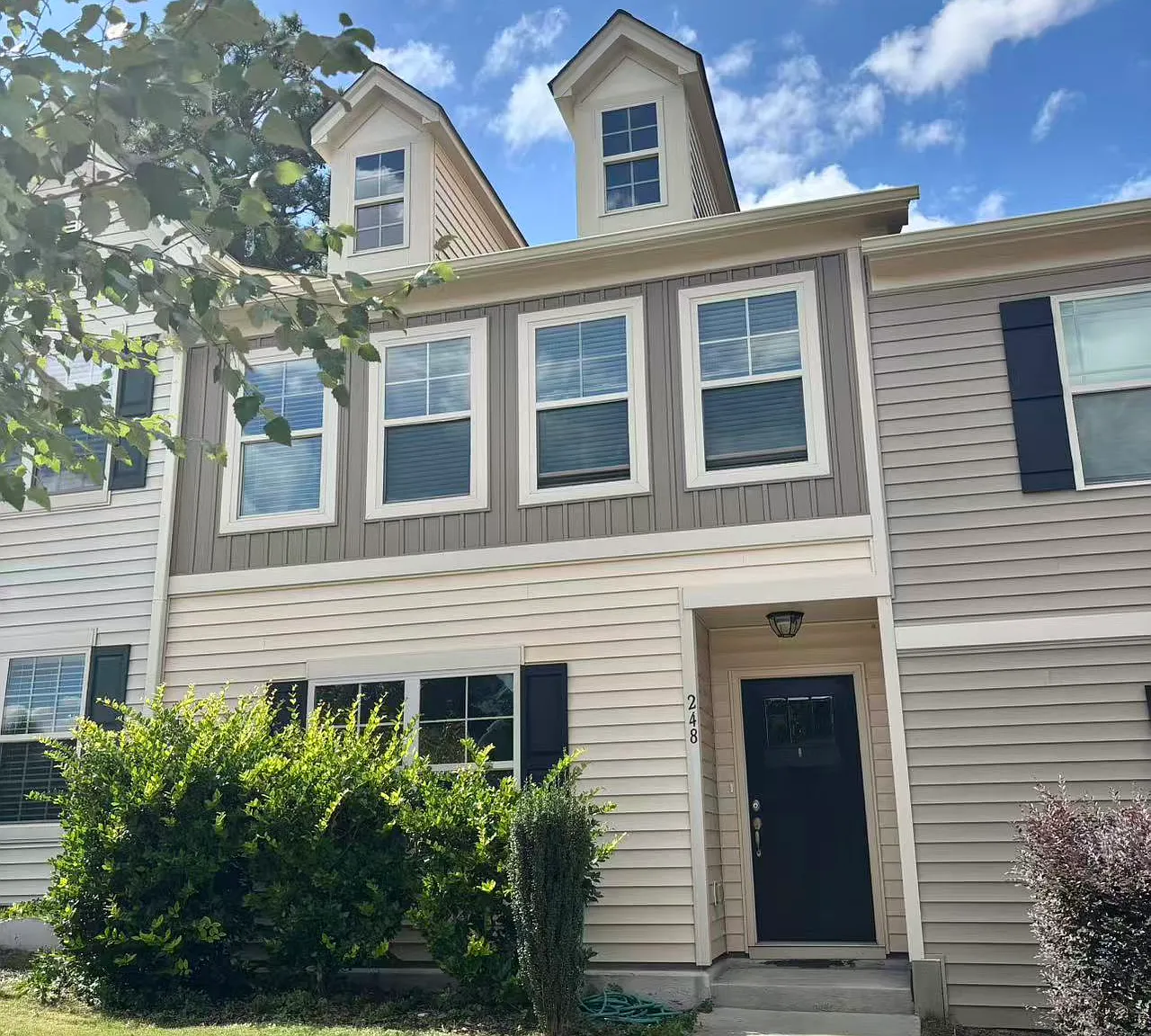 2 bed, 2.5 bath, 1265 sqft, $1,788 — Photo 1