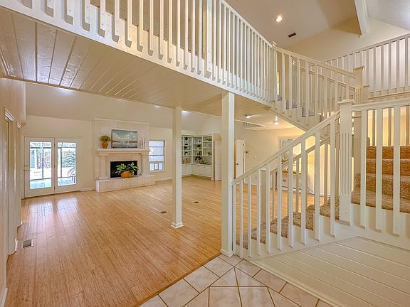4th image of 2505 Noble Dr