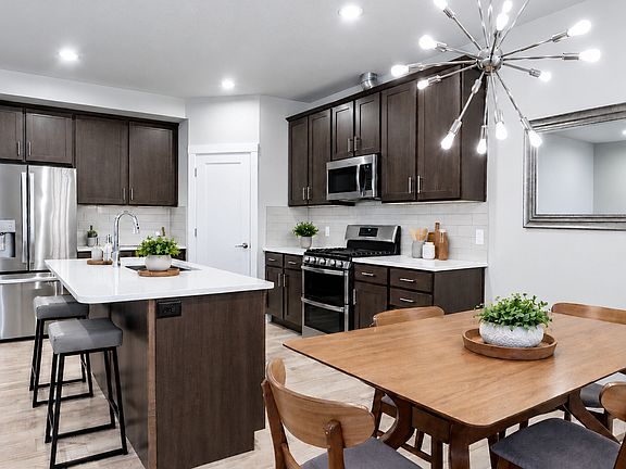 4th image of 2367 W Wysteria Dr