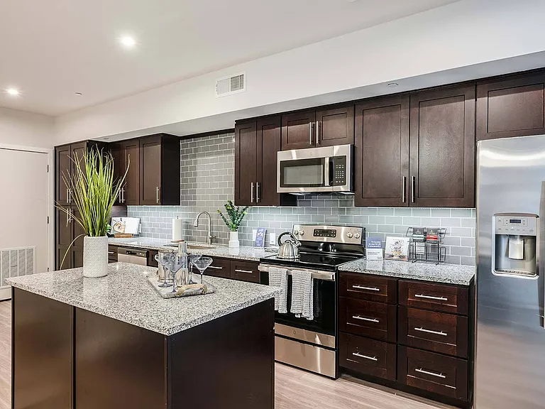Nine12 Gateway Apartments — Photo 7