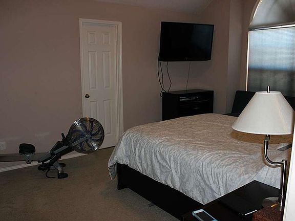 4th image of 2213 Ellis Dr
