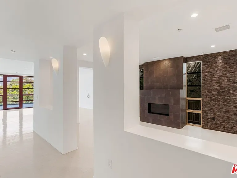 870 Haverford Ave #101 — Photo 22