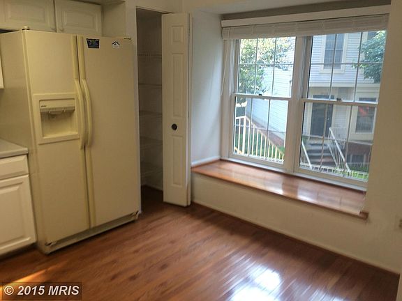 4th image of 10551 Englishman Dr #190