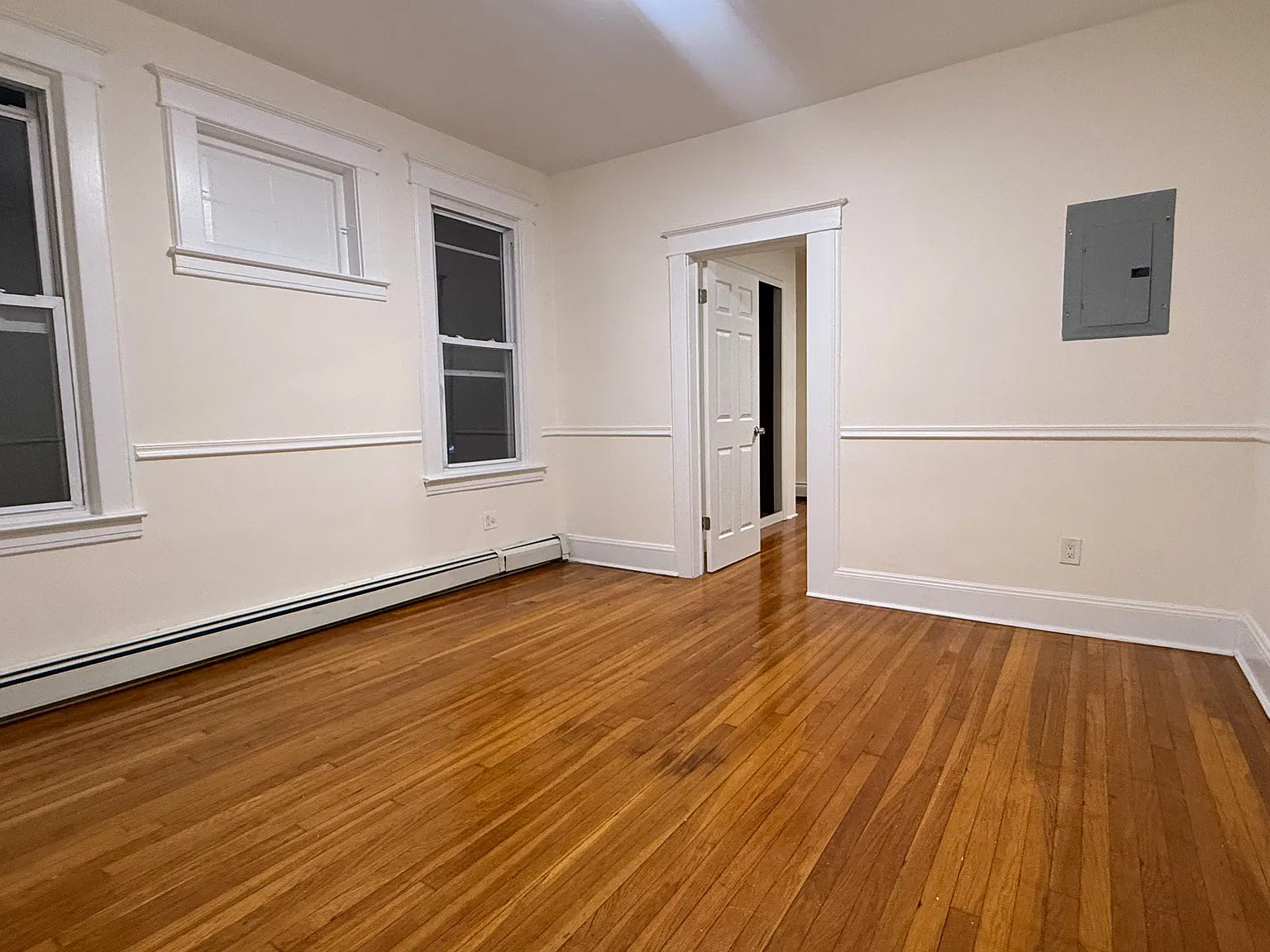 3 bed, 1200 sqft, $2,800 — Photo 4