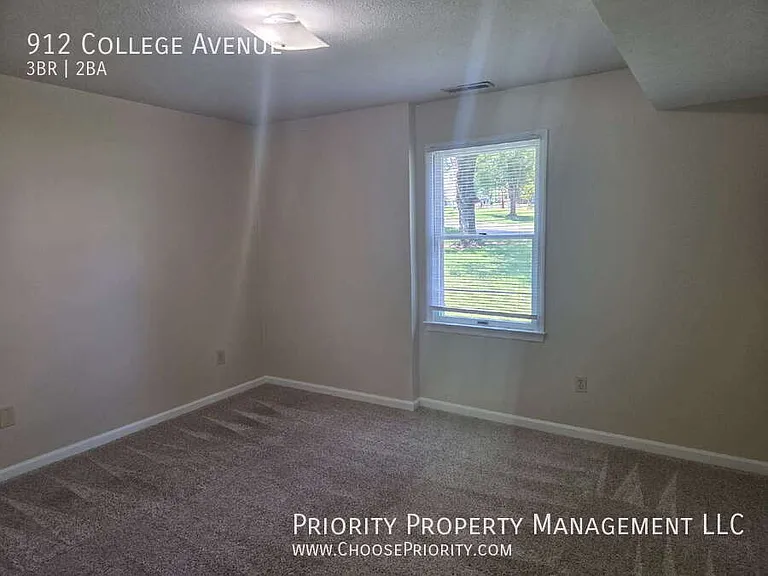 912 College Ave — Photo 14