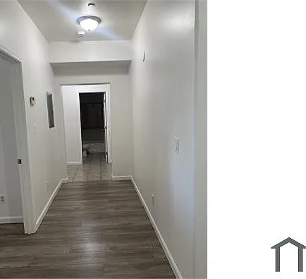 2 bed, 700 sqft, $2,912 — Photo 2