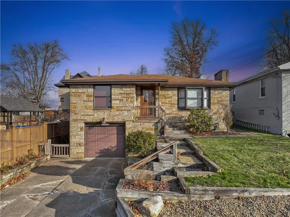 1107 8th Ave, Irwin, PA 15642
