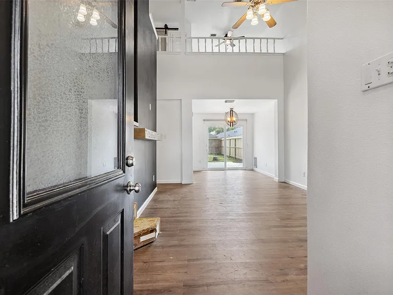 24210 Hard Wood Dr — Photo 2