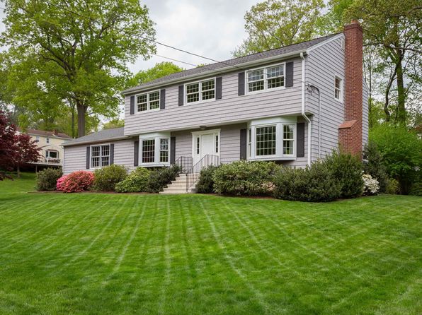 78 Rangely Dr, Trumbull, CT 06611