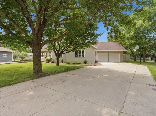 805 26th Ave SW, Willmar, MN 56201