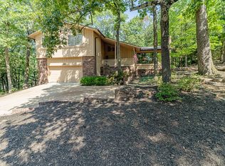 2820 E Hyland Park Rd, Fayetteville, AR 72701
