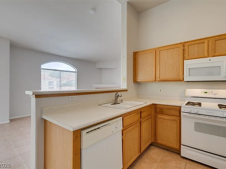 700 Carnegie St #421 — Photo 27