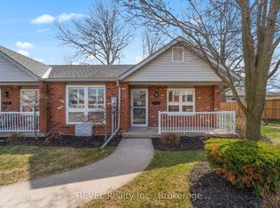 226 Vansickle Rd #10, Saint Catharines, ON L2S 2S7