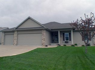 5495 Hickory Nut Ct, La Crosse, WI 54601