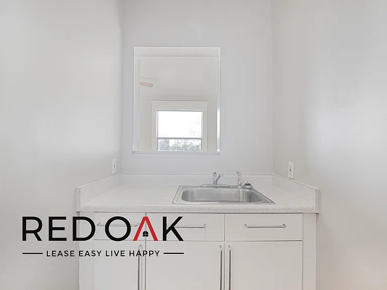 692 Valencia St #208 — Photo 11
