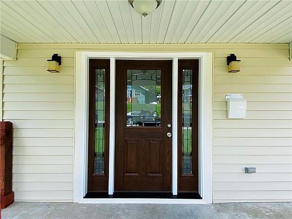3rd image of 2625 Armstrong Ave