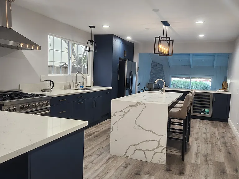 446 S Almont Dr — Photo 10