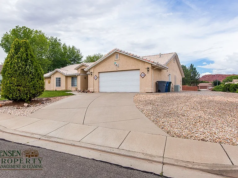 2342 W 1710 North Cir — Photo 1