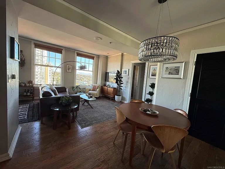 702 Ash St #1002 — Photo 5