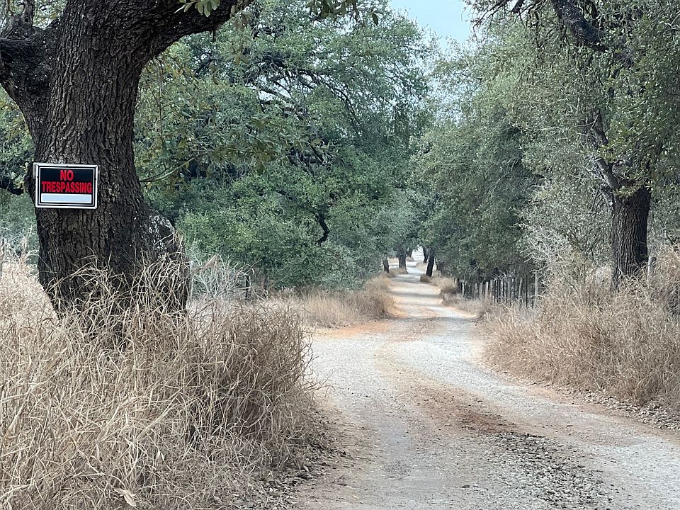 2nd image of 830 Rodriguez Ln