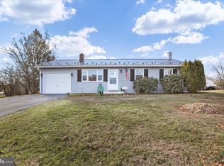 4402 Shatzer St, Chambersburg, PA 17202
