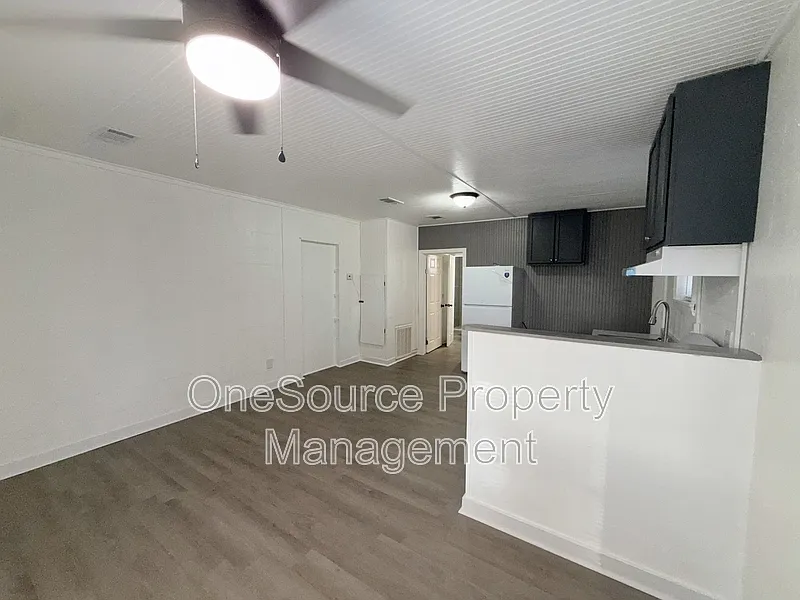 1 bed, 1.0 bath, 479 sqft, $700 — Photo 2