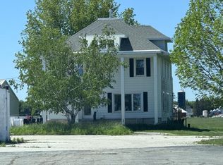 4625 E Hillcrest Rd, Two Rivers, WI 54241