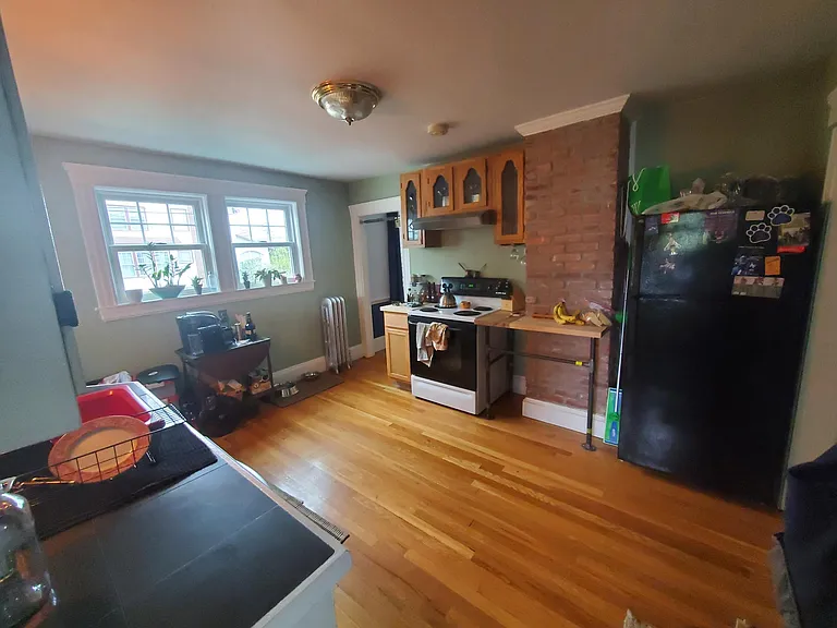 591 Concord St — Photo 8