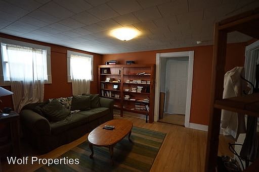 3rd image of 927 Lake Ct #3486567