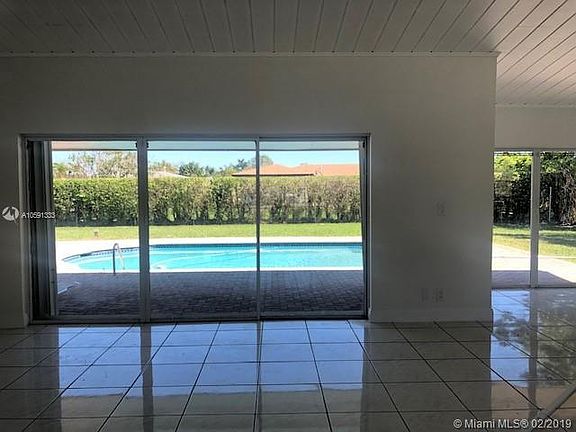 5th image of 16682 Golfview Dr
