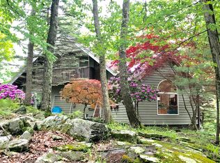 152 Water Forest Dr, Milford, PA 18337
