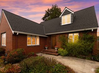 2864 29th Ave W, Seattle, WA 98199