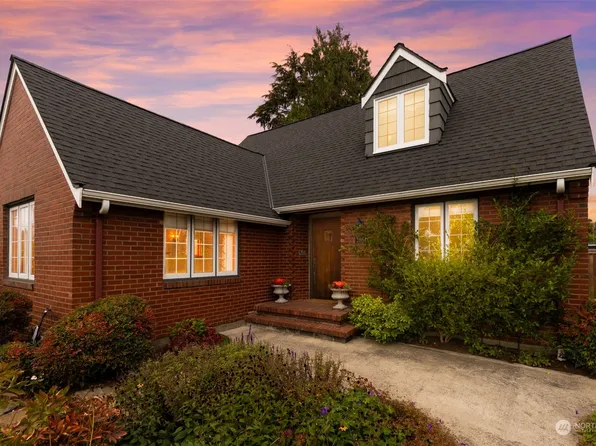 2864 29th Avenue W, Seattle, WA 98199