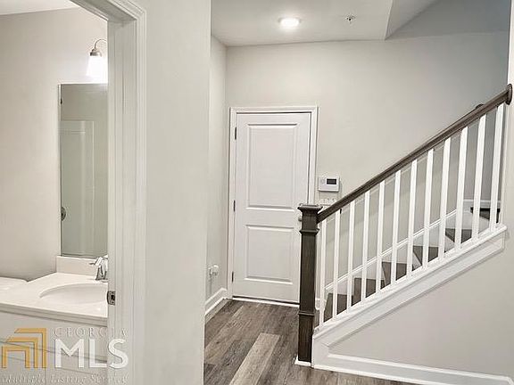 4th image of 850 Caldwell Cir