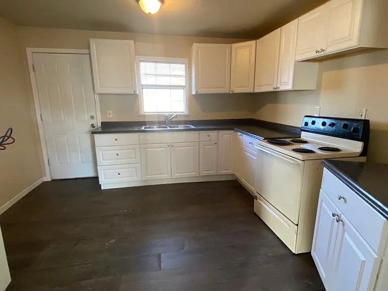 607 S Lincoln St — Photo 4