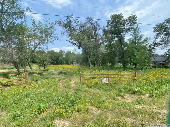 219 County Road 6864 LOT 74, Natalia, TX 78059