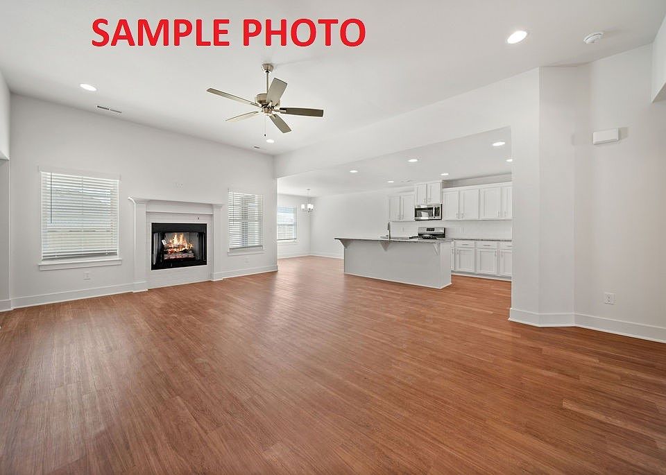 1st image of 629 S Wagon Wheel Ave